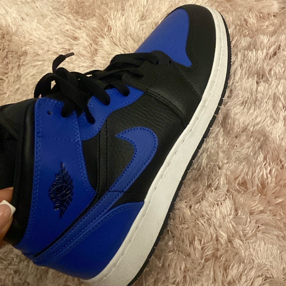 MEN'S AIR JORDAN RETRO 1 MID CASUAL SHOES